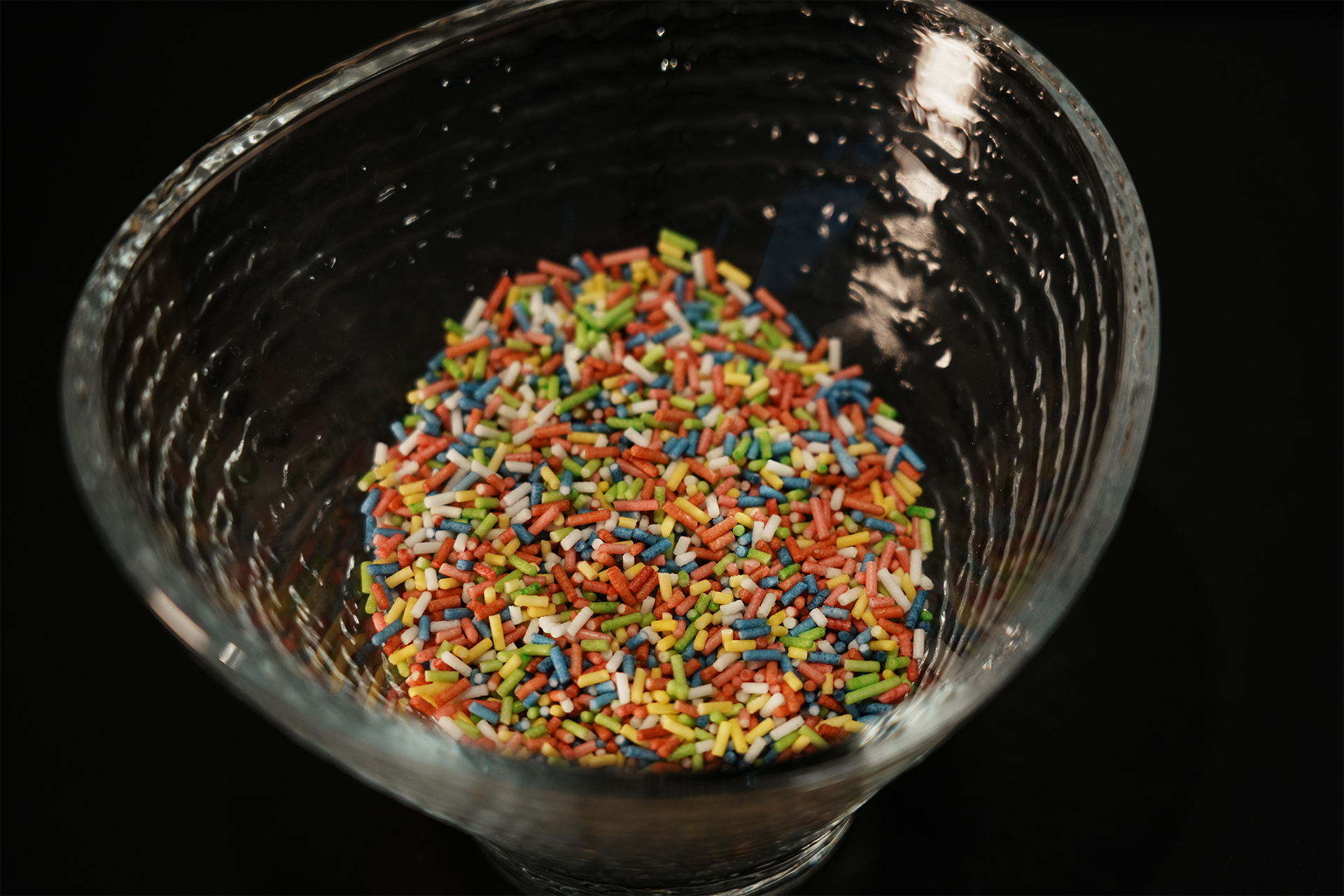 Bunte Zuckersteusel als Waffeltopping